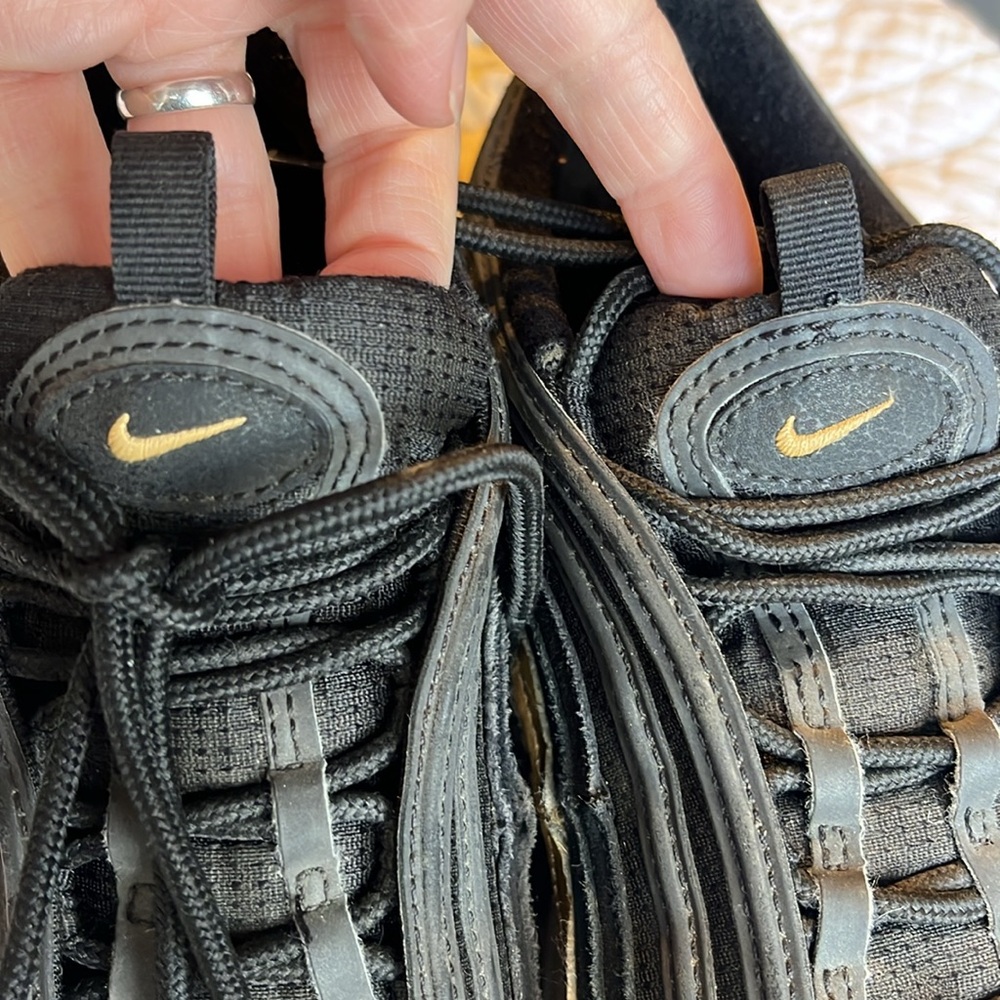 Nike Air Max 97 Black Metallic Gold Tennis Shoes Sneakers - Picture 9 of 12